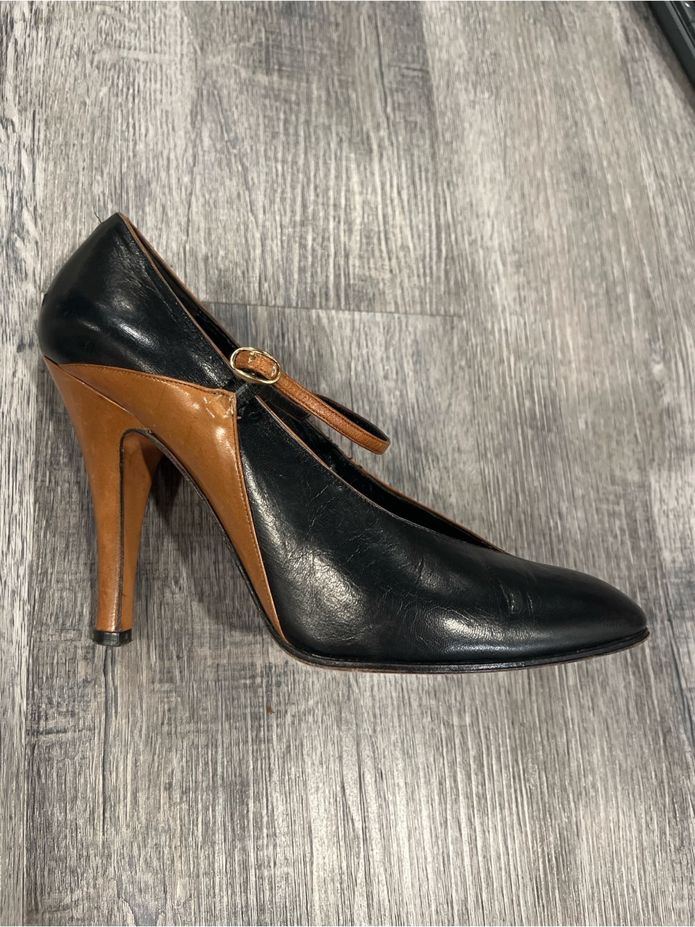 RARE Vintage Halston black and cognac leather ankle strap heels in a two-tone - Picture 8 of 10
